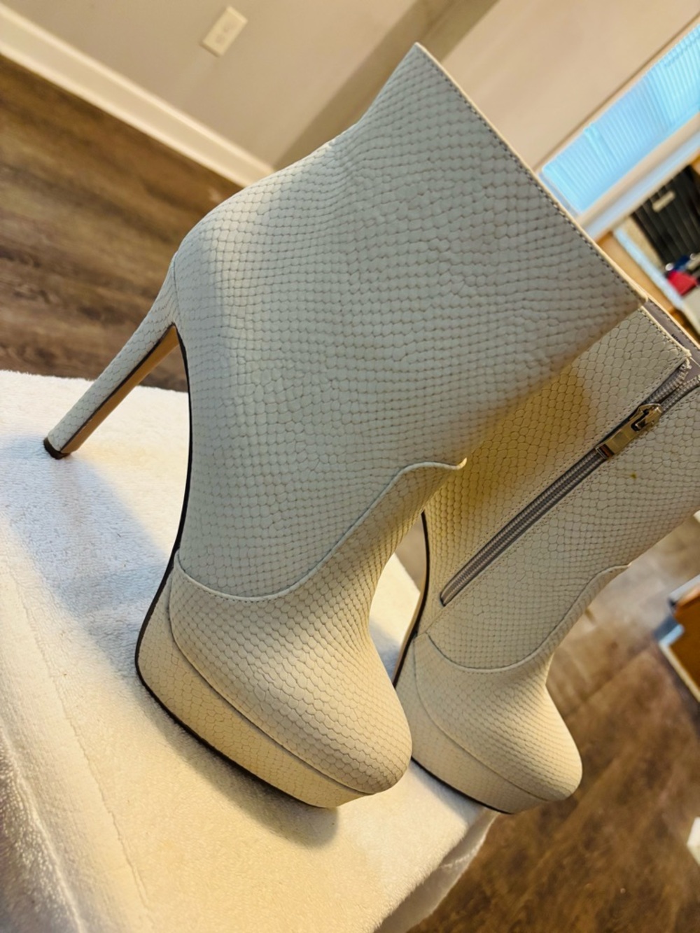 Brand New Ankle Boots By SHOE DAZZLE - Size 8.5 - Heel Height 5 Inches - Box 1B